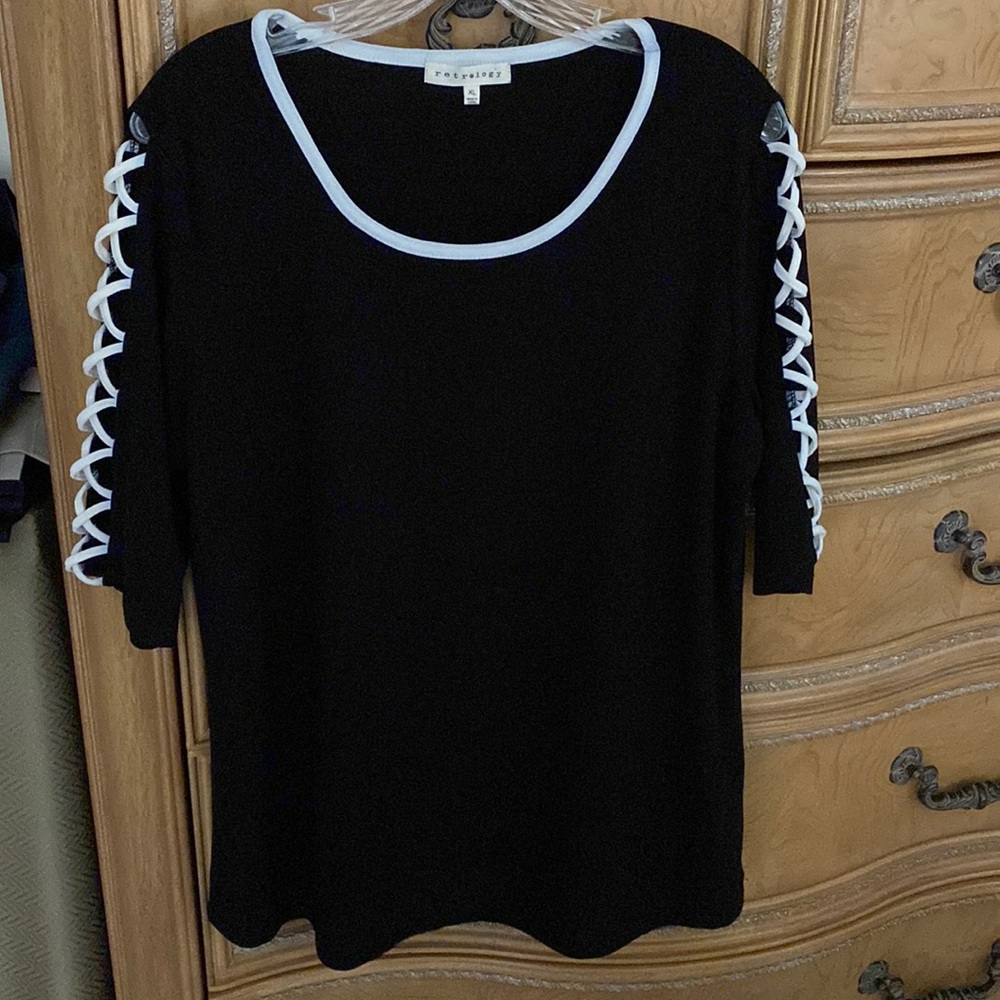 New!! Women’s Blouse